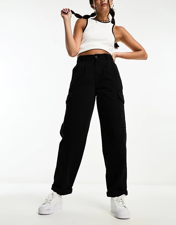 Carhartt WIP Collins Relaxed Twill Cargo Trousers In Black For Women 4 Carhartt WIP Collins Relaxed Twill Cargo Trousers In Black For Women - Image 4