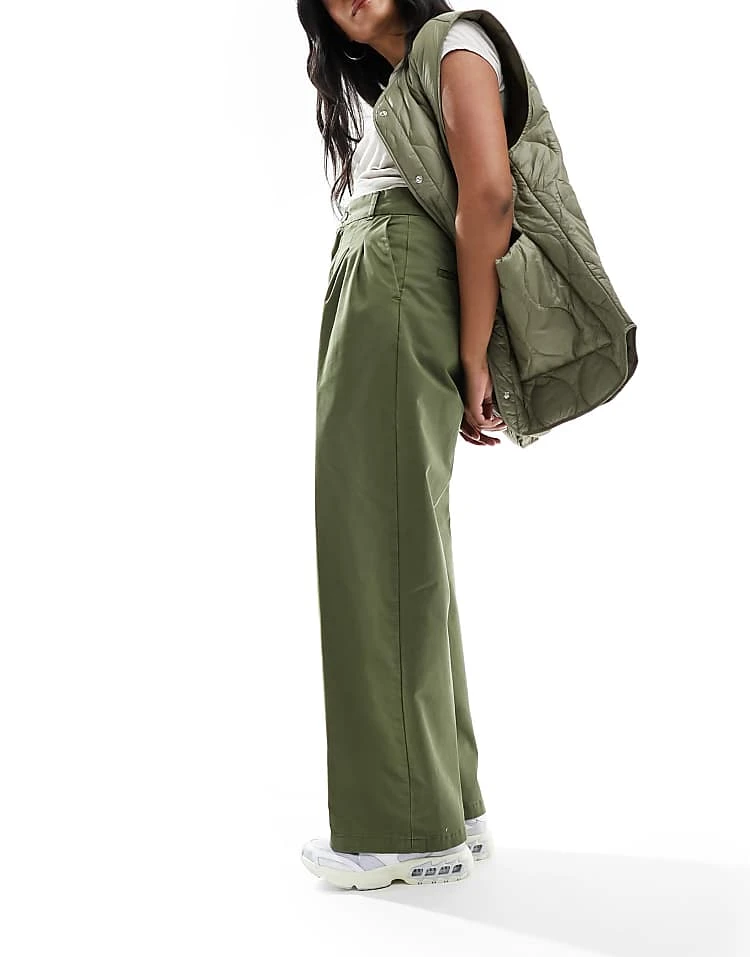 Carhartt WIP Leola Pleated Trousers In Green For Women 4 Carhartt WIP Leola Pleated Trousers In Green For Women - Image 4