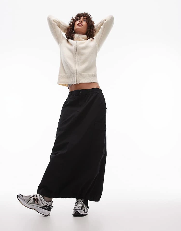 Carhartt WIP Cargo Maxi Skirt In Black For Women 3 Carhartt WIP Cargo Maxi Skirt In Black For Women - Image 3